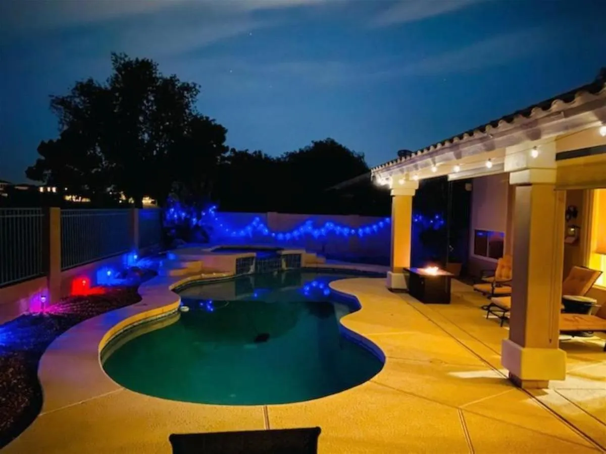 Spacious Golf Course House With Pool Heater, Spa Goodyear Holiday home