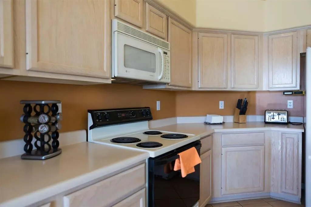 Spacious Golf Course House With Pool Heater, Spa Goodyear