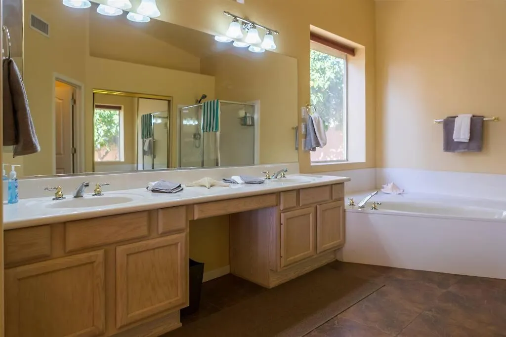 Holiday home Spacious Golf Course House With Pool Heater, Spa Goodyear