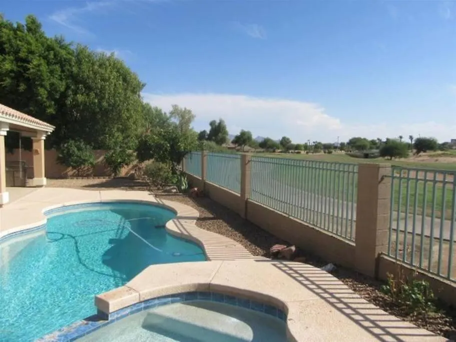 Spacious Golf Course House With Pool Heater, Spa Goodyear